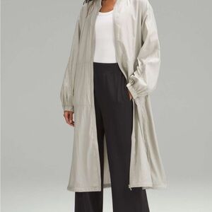 Lululemon Athletica Cream Trench Coat Lightweight Minimalist